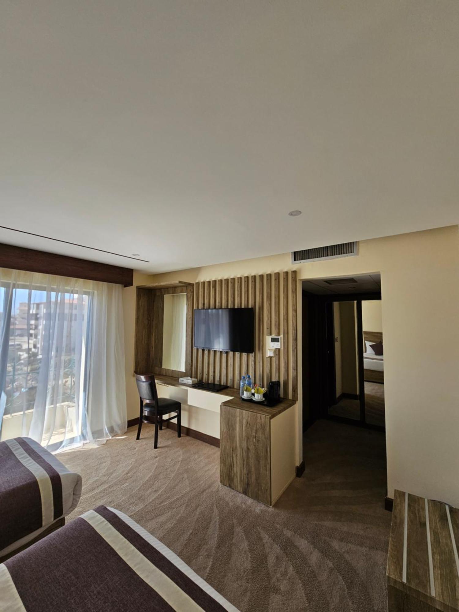 Edom Hotel Вади Муса Экстерьер фото