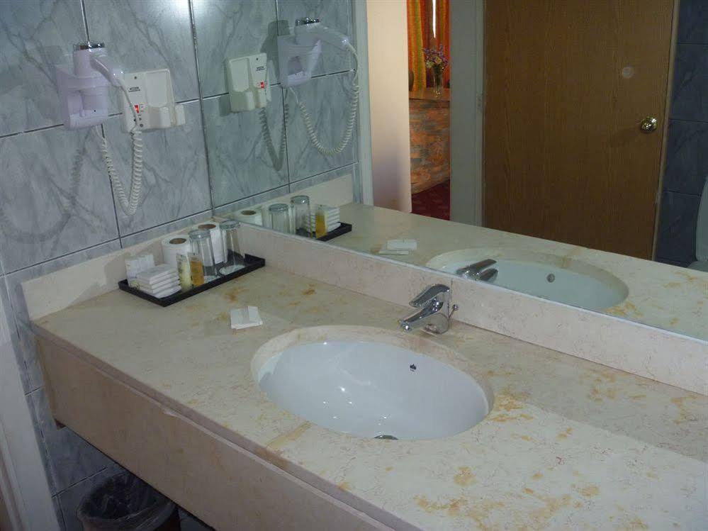Edom Hotel Вади Муса Номер фото